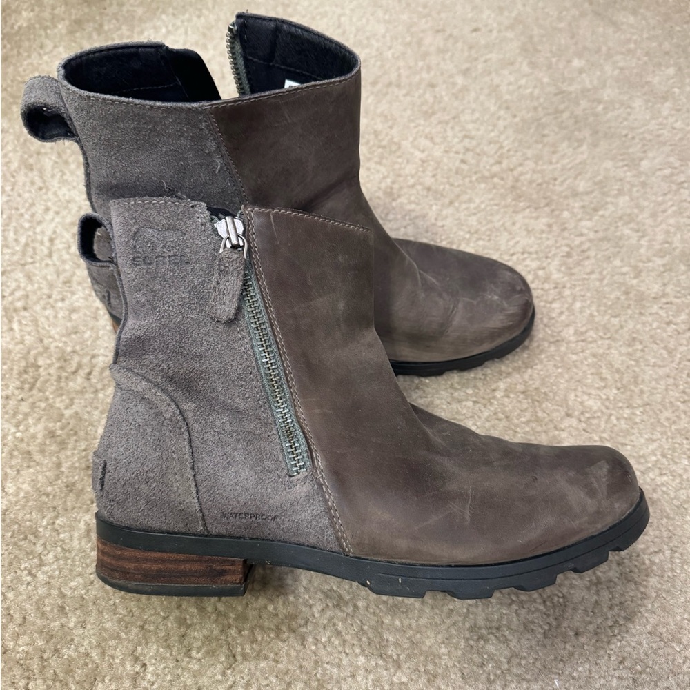Sorel Women's Gray Ankle Booties